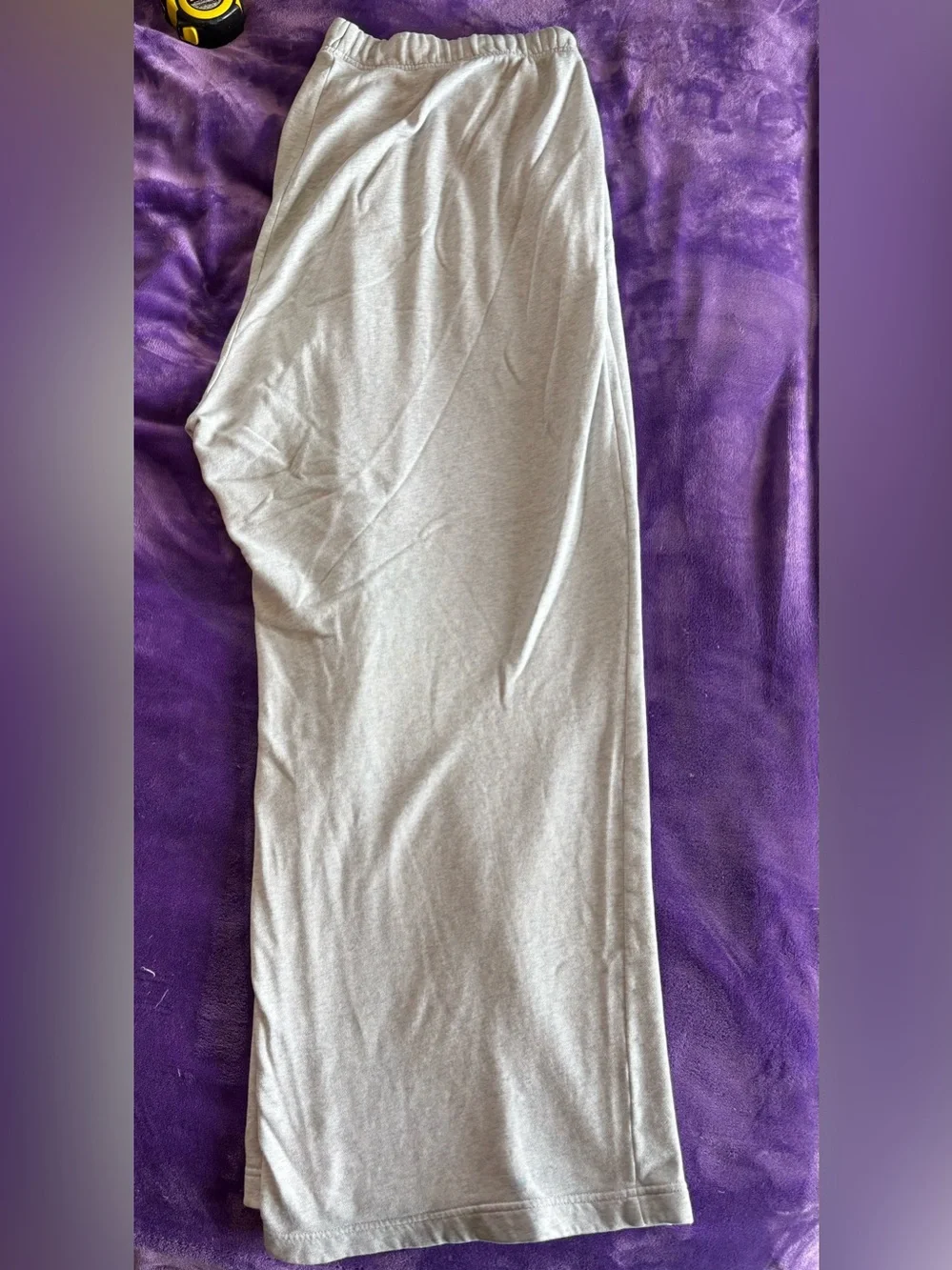 ❤️‍🔥❤️‍🔥5/$30 Old Navy Light Gray Graphic Sweats with White Logo